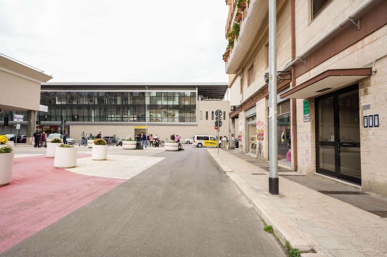 Mediterranea Apartment- Central Station - Free Wifi&Netflix Bari Exteriér fotografie